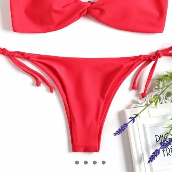 Red bikini set - Picture 3 of 3